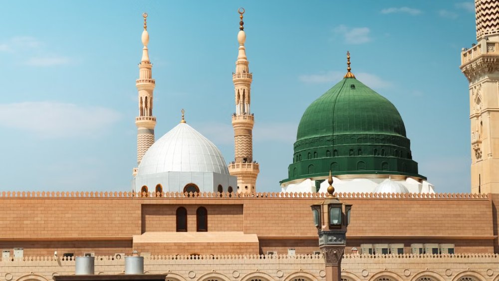 10 Travel Umroh Terbaik di Indonesia 2026 yang Resmi & Terpercaya